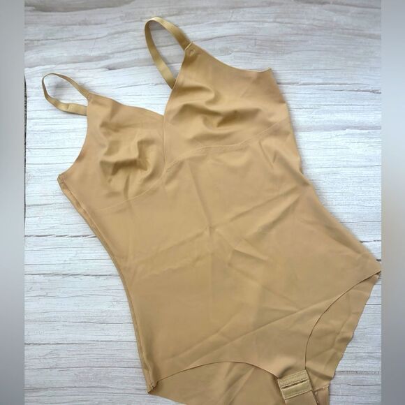 Frederick’s Of Hollywood Shaping Teddy Bodysuit Plus Size 3X/4X Nude NWT - Picture 2 of 7